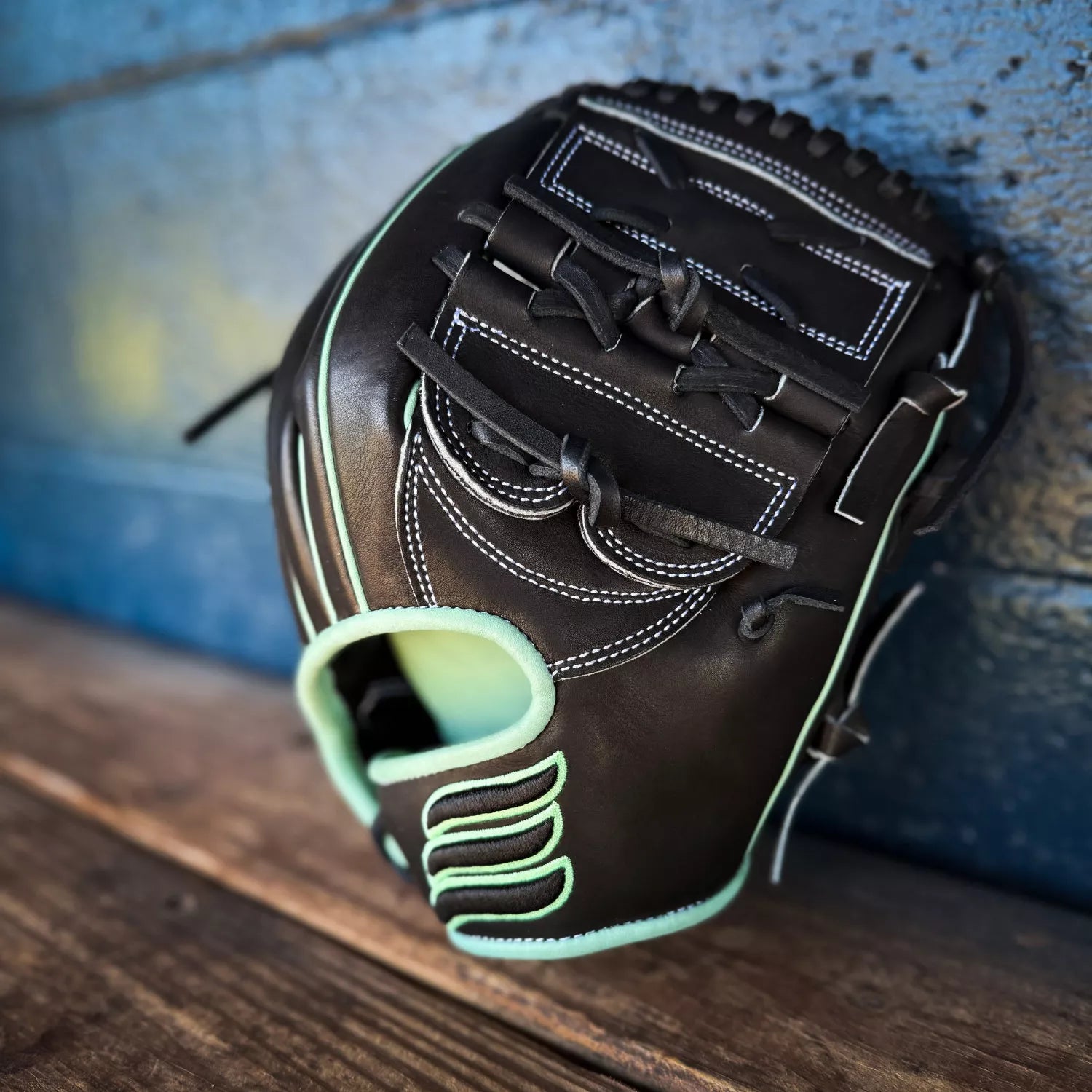 Summit Series – Emery Glove Co.