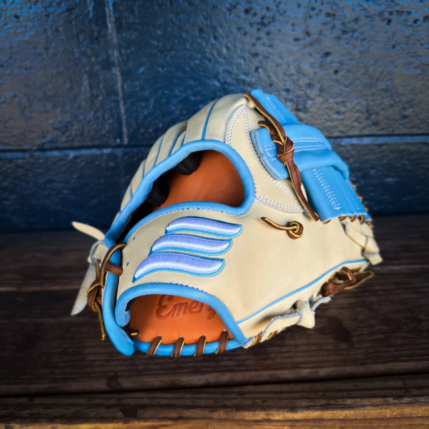 Summit Series – Emery Glove Co.