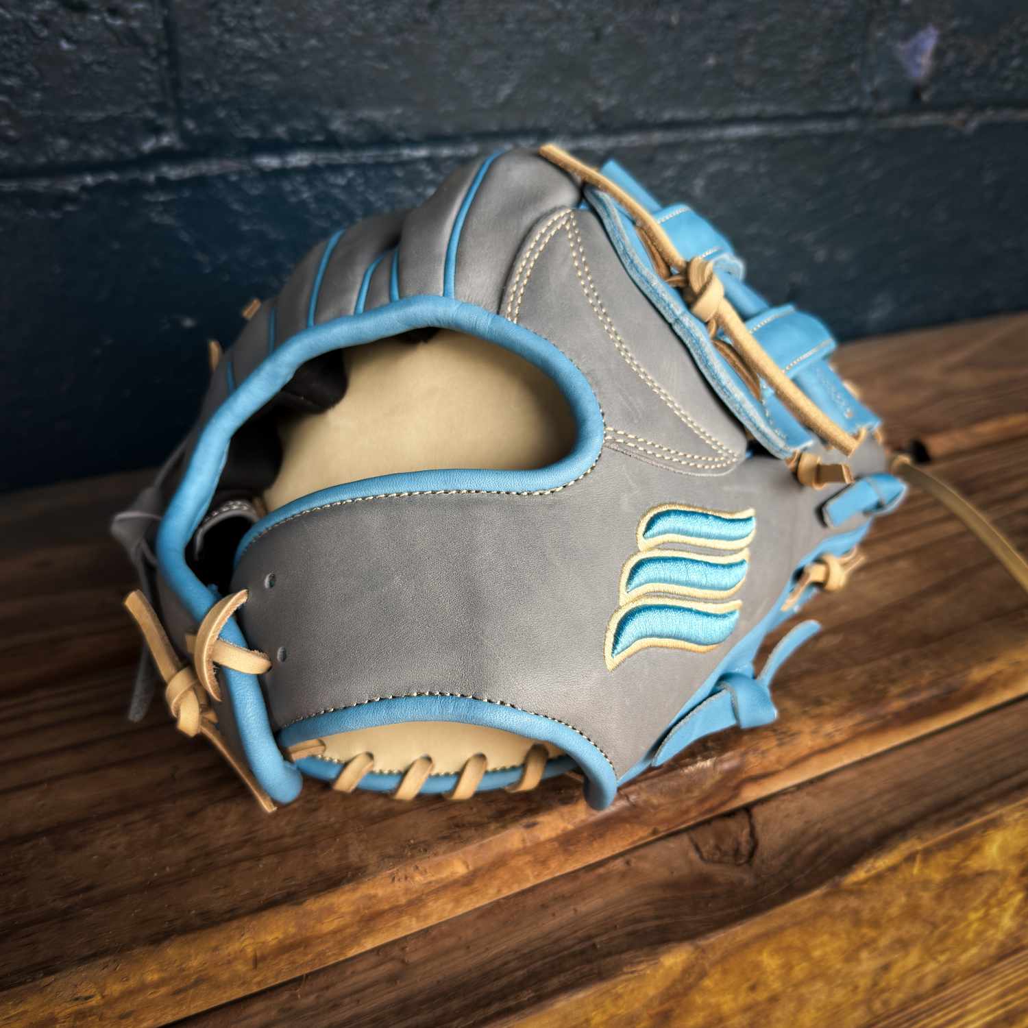 Emery Summit YC52 Outfield Glove - Grey / Carolina Blue – Emery