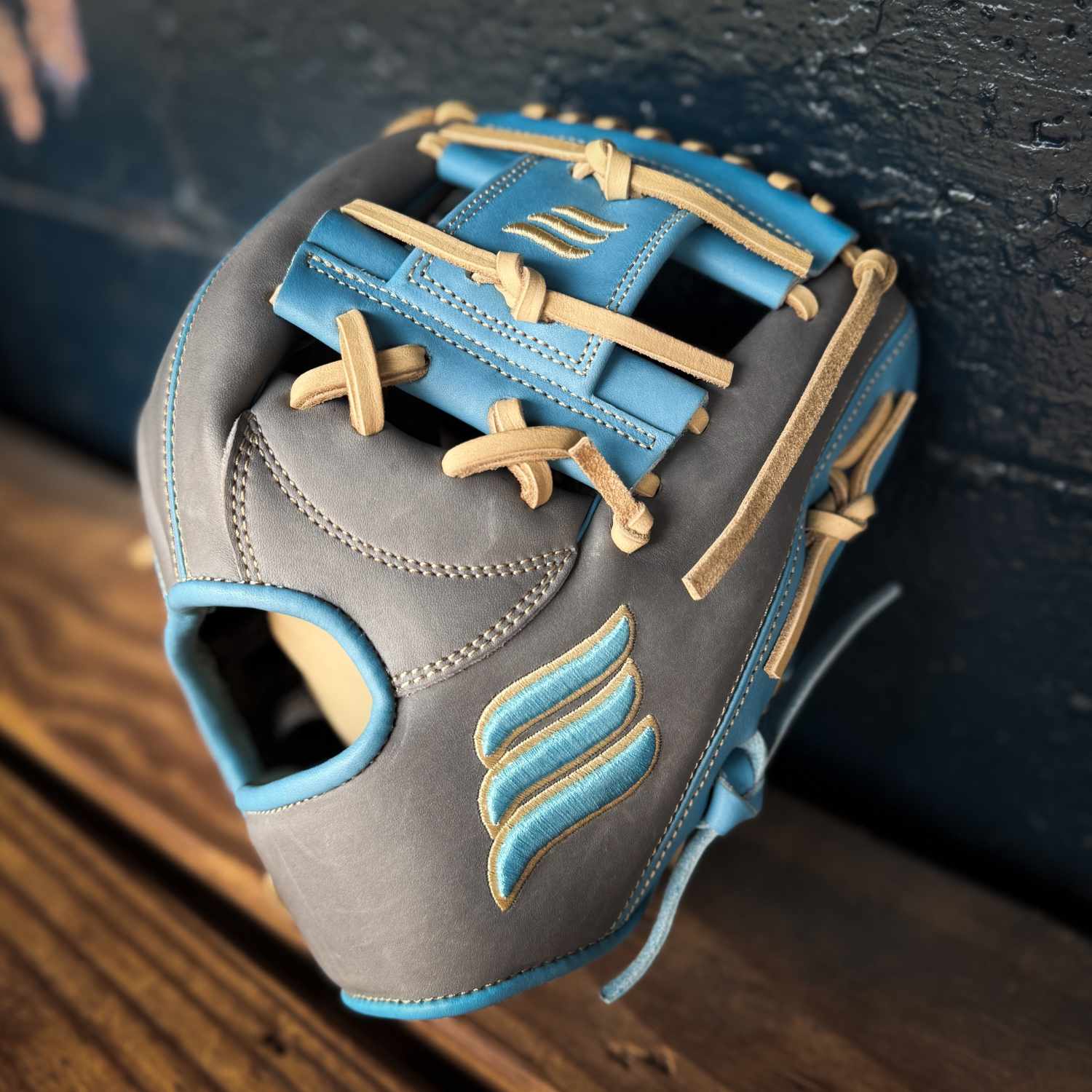 Summit Series – Emery Glove Co.